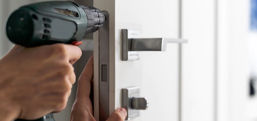 Locksmith For Lock Replacement Near Me in Waukegan, IL