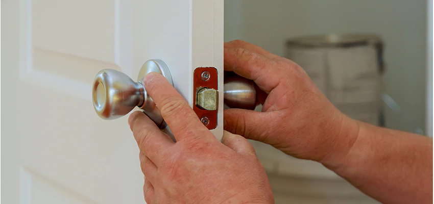 AAA Locksmiths For lock Replacement in Waukegan, Illinois