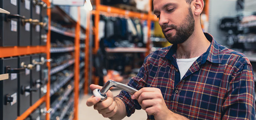 Locksmith For Retail Stores Lockout Services in Waukegan, Illinois